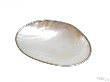 Shell dish with silver rim